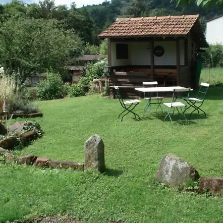 Gaestehaus Kiefer 公寓 *