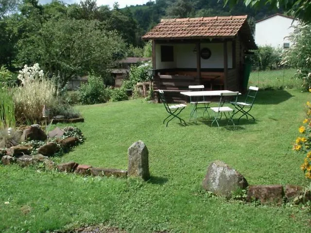 Gaestehaus Kiefer 아파트 *